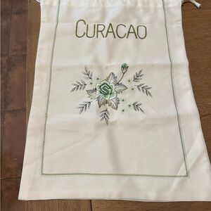 Curacao Embroidered Floral Drawstring Bag - White & Green